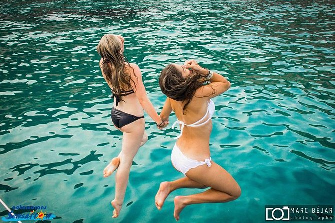 Catamaran ride -Costa Brava with barbecue and drinks. Familiar. - What lunch is like on board