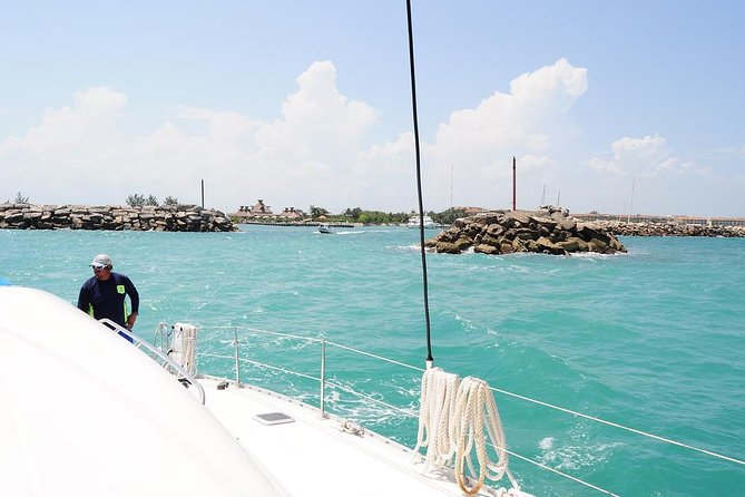 Catamaran Sail and Snorkeling Tour with Open Bar in Puerto Morelos - Group size, crew service, and comfort