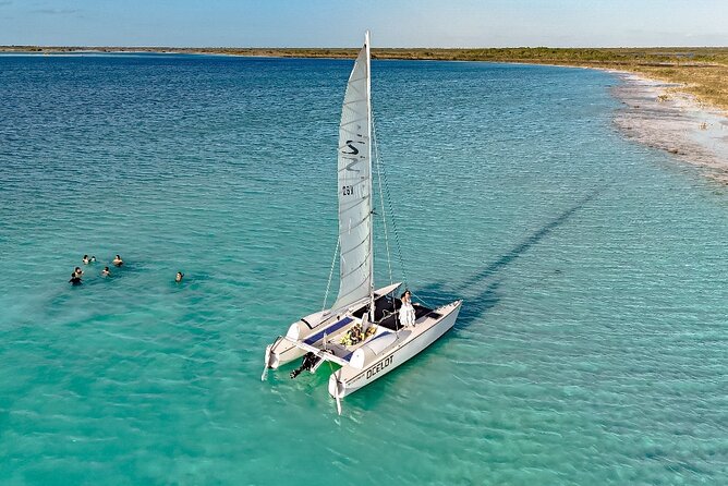 Catamaran Sailboat Bacalar Excursions - Who will enjoy this private catamaran most