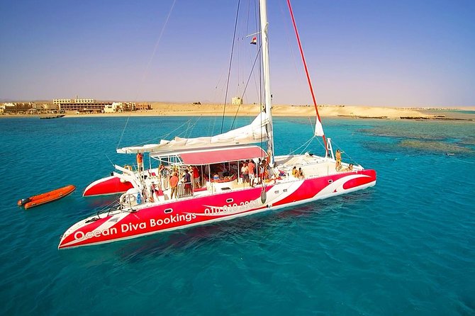 Catamaran Sailing Tour - Life aboard the Ocean Diva catamaran