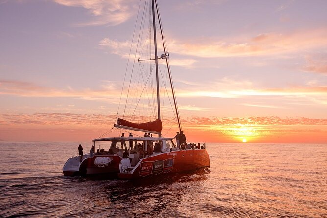 Catamaran Sunset Champagne Cruise Cape Town - Why this sunset cruise works so well in Cape Town