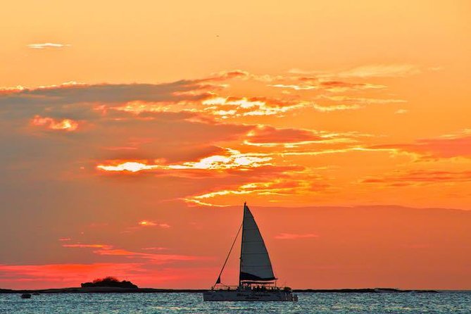 Catamaran Sunset Cruise Tamarindo - Five hours on the Pacific, timed for sunset