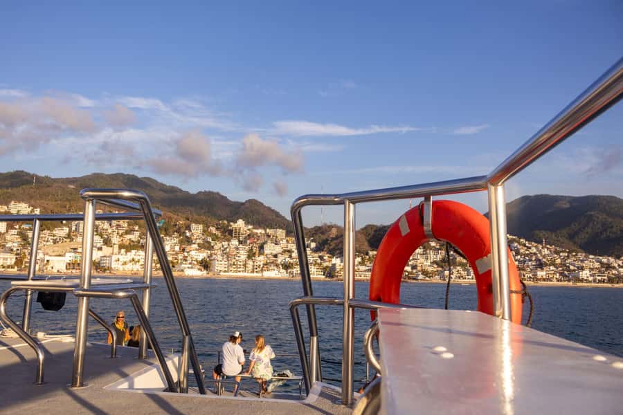 Catamaran Sunset Tour - Comfort, access, and who will enjoy it