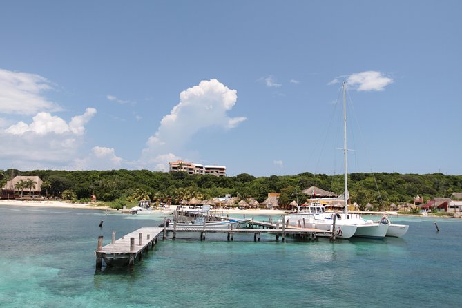 Catamaran to Isla Mujeres - Service and the human side of the outing