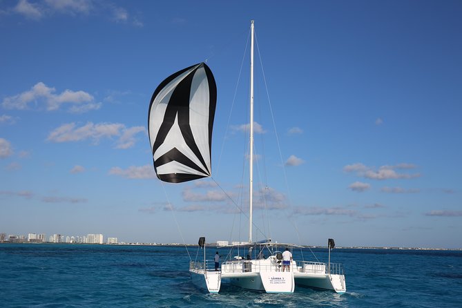 Catamaran to Isla Mujeres - The practical rhythm of the day
