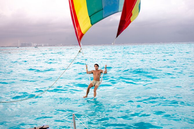 Catamaran to Isla Mujeres, Open bar, buffet, Beach Club Included - The food and beach club question