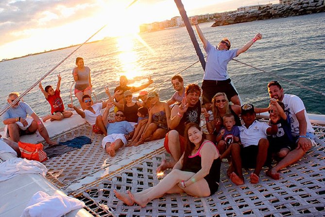 Catamaran to Isla Mujeres: Snorkel MUSA, Playa Norte & Buffet - MUSA: one hour among underwater sculptures