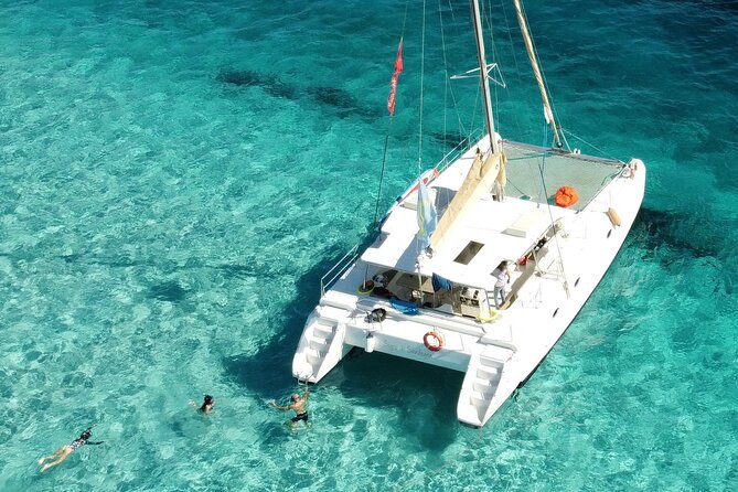 Catamaran tour Archipelago Maddalena (lunch included) - The crew and the tone aboard