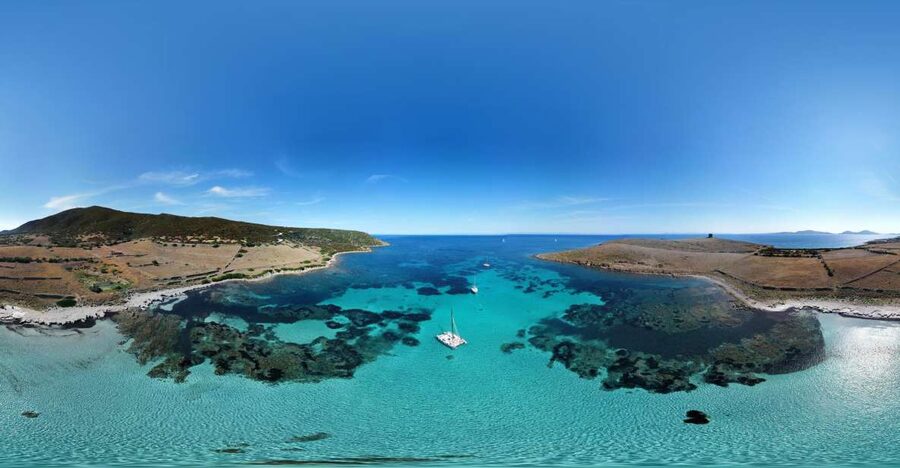 Catamaran tour Asinara island national park Buriana Charter - Sailing from the private harbor near La Pelosa