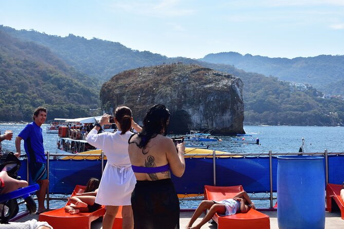 Catamaran Tour to the Arches, Playa las Animas, Snorkeling and more - Boat comfort and group size