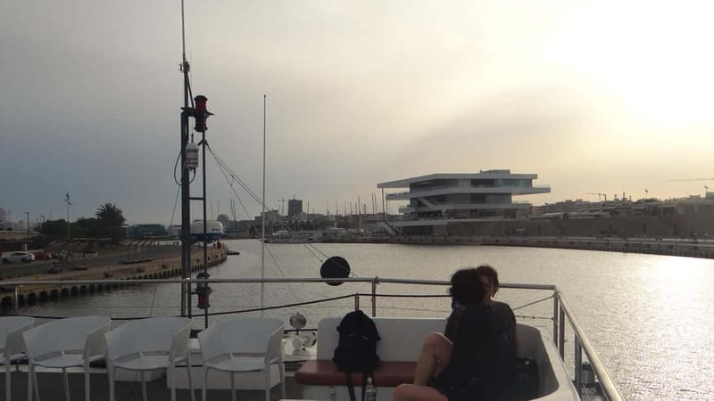 Catamaran trip and visit to the mussel nurseries with a snack - Seeing how Valencian clóchinas are raised