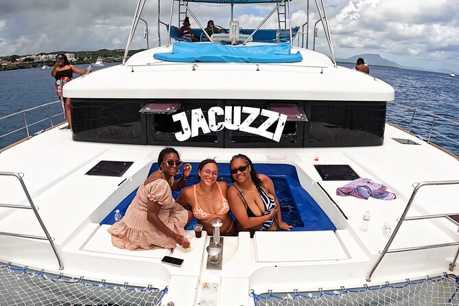Catamaran with jacuzzi for groups Lunch and drinks Puerto plata - Key points to know before booking