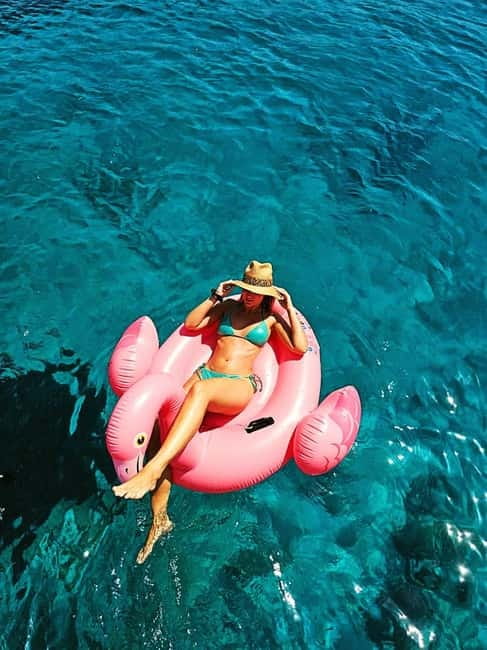 Chania Old Port:Luxury Sunset Catamaran Cruise with Prosecco - Who should book this Chania catamaran cruise?