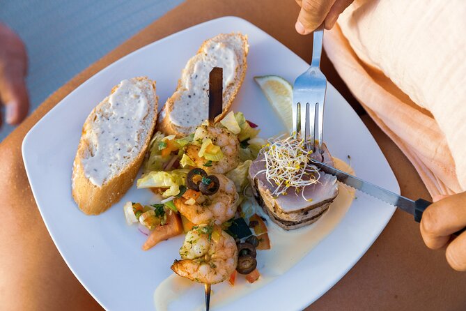 Chill and Grill Catamaran Tour in Bonaire - Beer, wine, prosecco, and an easygoing mood