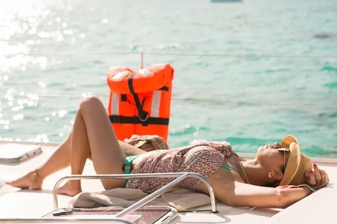 Combo Saver: Chichen Itza & Cenote + Isla Mujeres Catamaran - Sailing to Isla Mujeres and snorkeling the reef