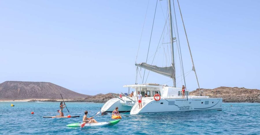 Corralejo: Adults-Only Catamaran Day Trip to Lobos Island - Seeing La Caldera from the catamaran