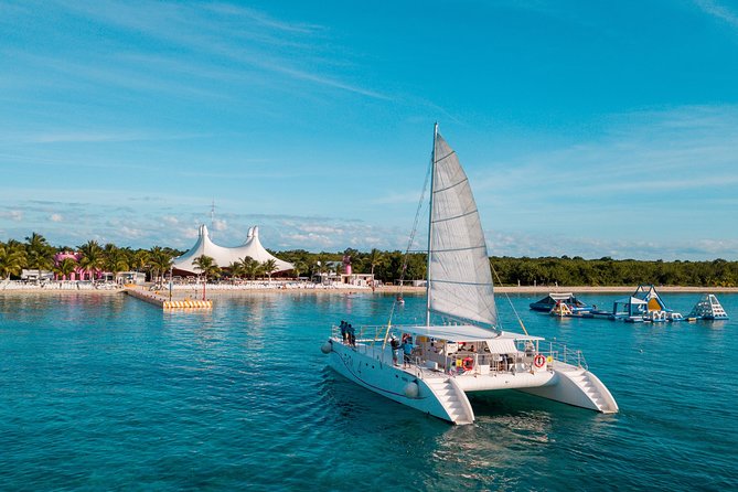 Cozumel Catamaran Snorkeling Tour & lunch - El Cielo Bay and its protected starfish
