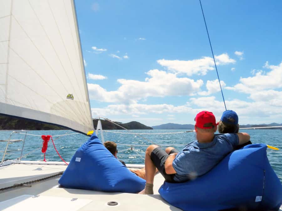Day Sailing Charter on Catamaran with Lunch : Bay Of Islands - The two-hour island stop