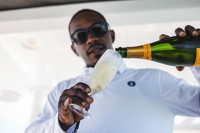 Deluxe Sunset and Saxophone Sail on Luxury Lady Grace Catamaran - Key points to know before booking