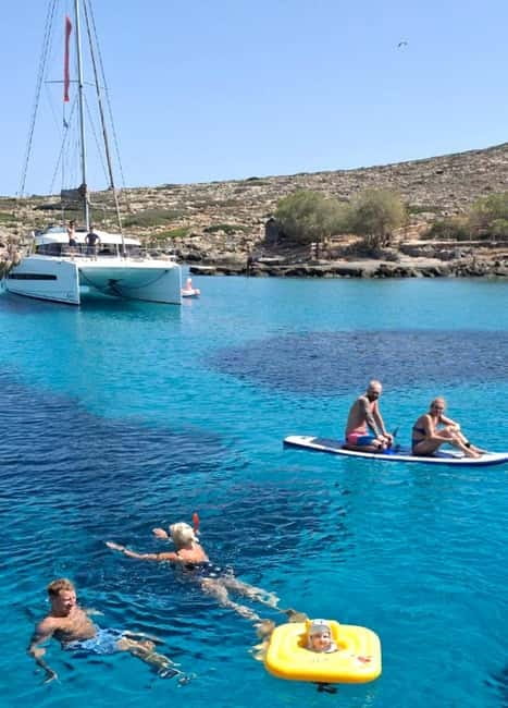 Dia Island Catamaran – Premium Lunch, Open Bar, Small Group - The onboard lunch is more than a sandwich stop