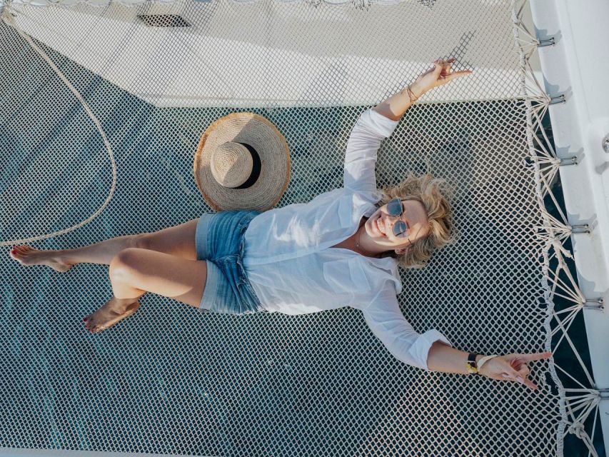 Dia Island Catamaran – Premium Lunch, Open Bar, Small Group - What the catamaran feels like onboard