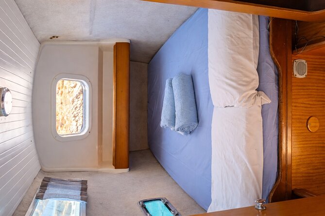 Edel 36 · Private catamaran No Mad – Ibiza & Formentera - Sailing toward Es Vedrà