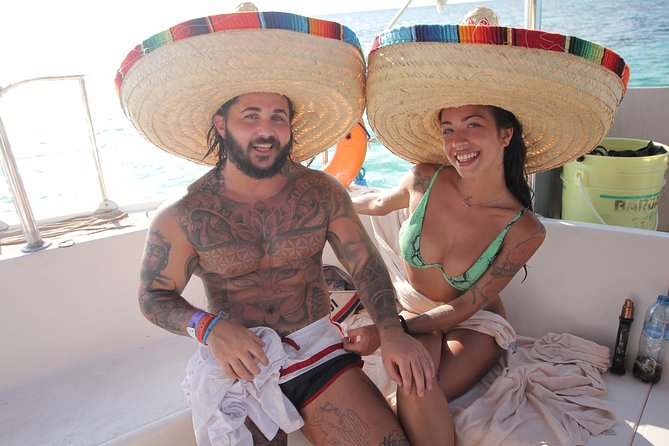 El Cielo Cozumel Snorkel tour by Catamaran - The catamaran ride and group size
