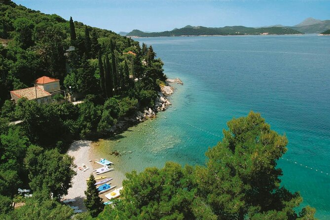 Elaphiti Islands by Catamaran with snacks and unlimited drinks from Dubrovnik - Catamaran comfort, crowding, and the guide