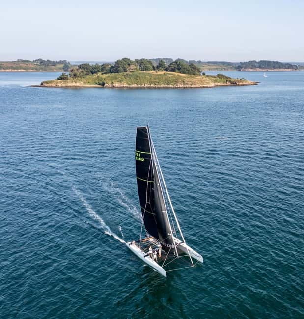 Embark at Larmor-Baden to discover our Extreme 40 catamaran - Key points to know before you book