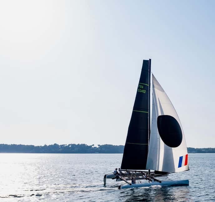 Embark at Larmor-Baden to discover our Extreme 40 catamaran - Clothing, safety, and comfort on board