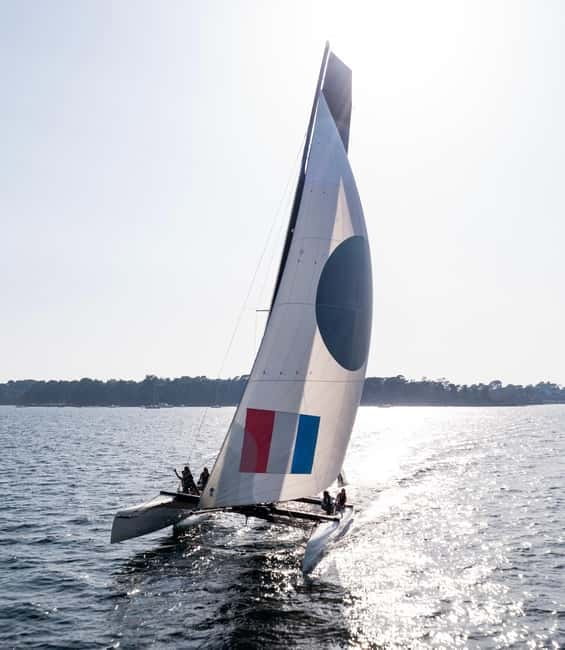 Embark at Larmor-Baden to discover our Extreme 40 catamaran - Meeting the crew at Larmor-Baden