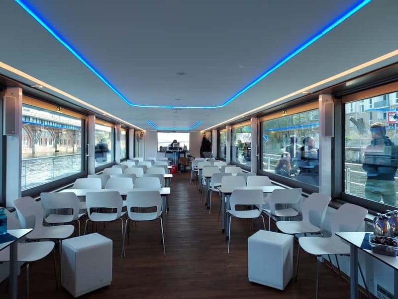 Evening Boat Tour 1.5 hour with our solarcatamaran - From city views toward Treptower Park