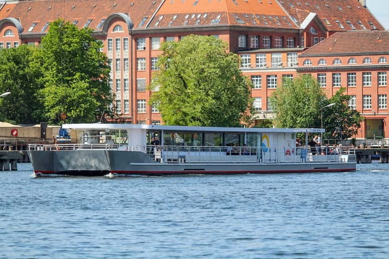 Evening Boat Tour 1.5 hour with our solarcatamaran - What the evening adds to the ride