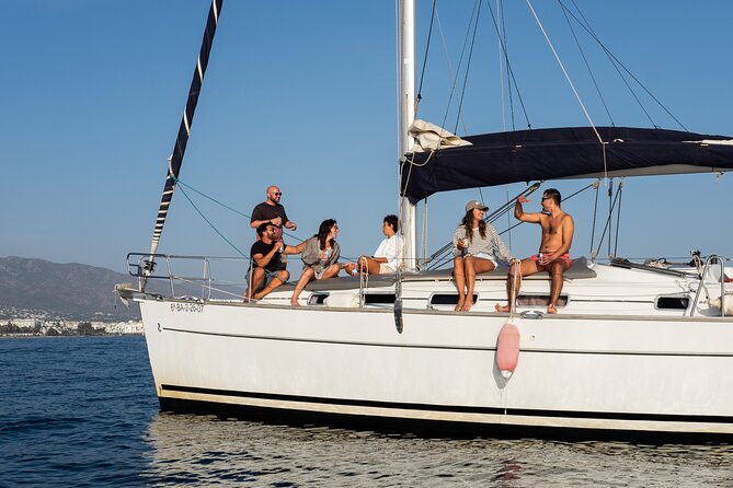 Exclusive private experience in luxury catamaran - Three hours with room to choose your pace