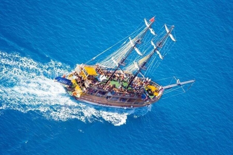 Explore Alanya's Beauty Catamaran Boat Tour - The catamaran and the rhythm of the day