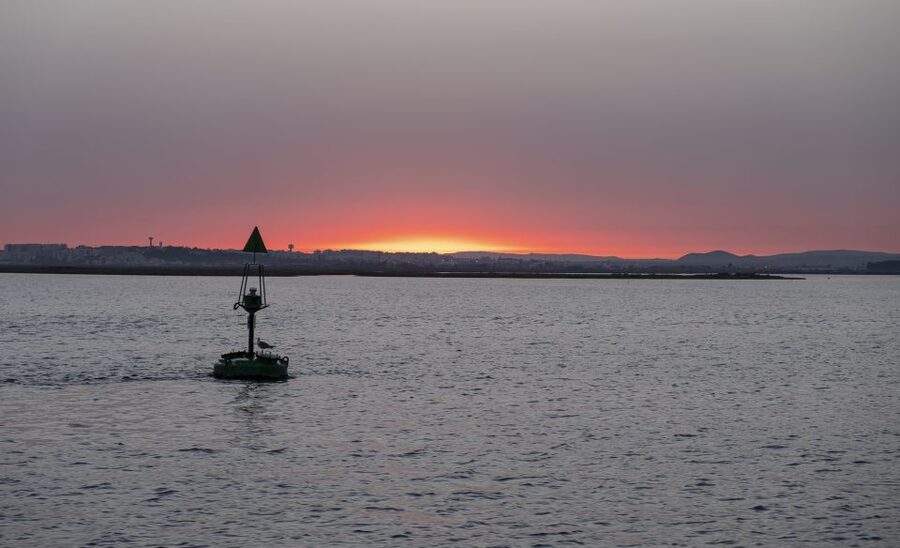 Faro: Ria Formosa Guided Sunset Tour by Catamaran - The viewpoint and the changing sky