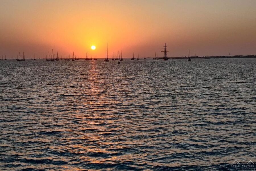 Faro: Ria Formosa Guided Sunset Tour by Catamaran - What to bring and who should book