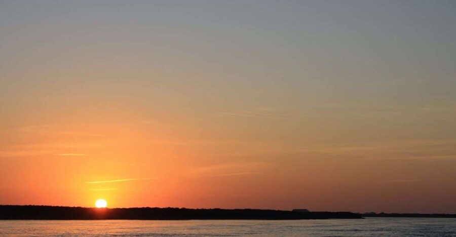 Faro: Ria Formosa Guided Sunset Tour by Catamaran - The first 20 minutes on the water