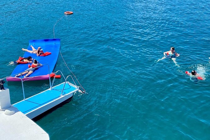 Flamingo Family Fun Catamaran Snorkel:Comfortable shaded seating - A late meal with drinks included
