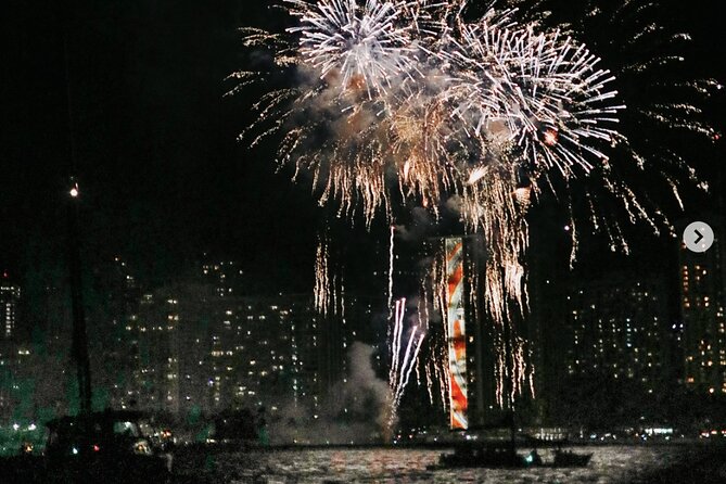 Friday Night Catamaran Fireworks Sail with Open Bar - What the one-hour sail feels like