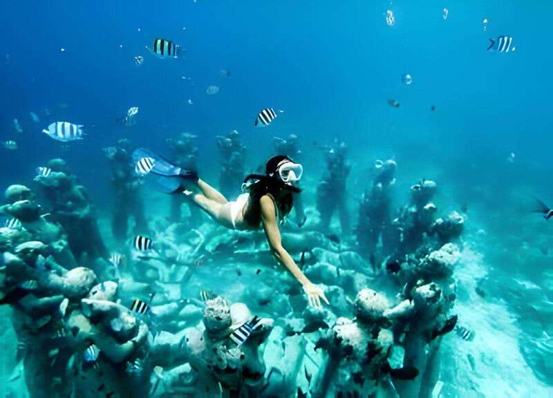 From Cancun: Isla Mujeres by Luxury Catamaran with Drinks - Starting at Marina Las Perlas