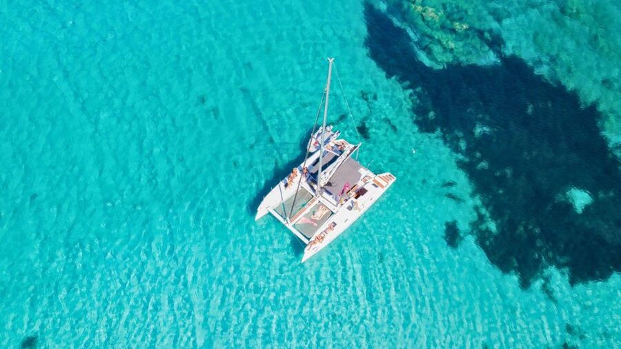 From Cannigione: Catamaran tour among La Maddalena islands - The crew and the feel of the day