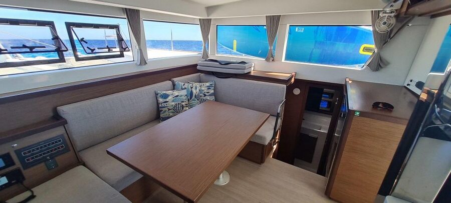 From Cannigione: Catamaran tour in La Maddalena Archipelago - Lunch with fish pasta and Vermentino
