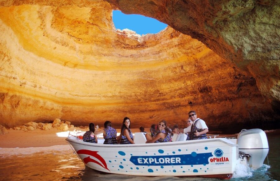 From Portimão: Catamaran Cruise to Benagil Caves with BBQ - The return route past Carvoeiro
