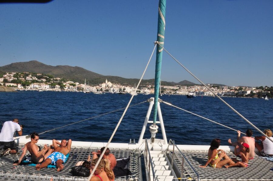 From Roses: Catamaran Cruise Cap Norfeu - Cadaqués - Swimming and snorkeling at Racó de lHome