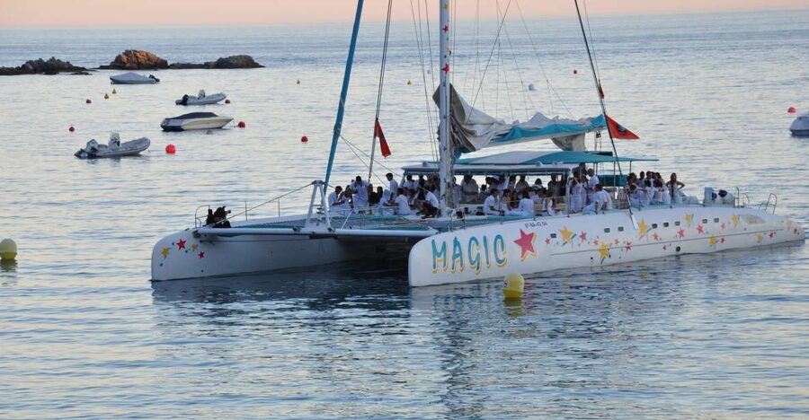 From Roses: Sunset Catamaran Cruise - Why this short cruise works so well at sunset