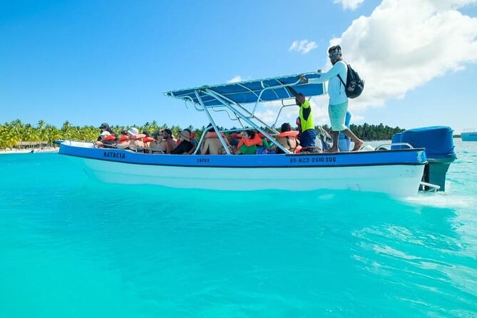 From Santo Domingo Saona Island Food And Drink Catamaran Vip - Speedboat to Laguna Azul and its starfish sanctuary