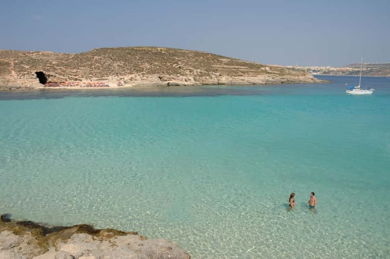 From Sliema/Bugibba: Best of Gozo & Comino Catamaran Tour VT - The short crossing from Gozo to Comino