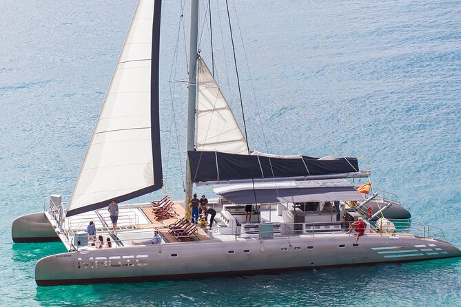 Fuerteventura: Day at Sea on a Sailing Catamaran with Lunch and Drinks - Sailing south along Fuerteventura’s coast
