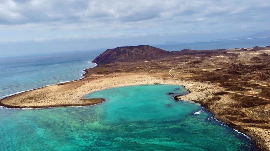 Fuerteventura: PRIVATE Catamaran All Inclusive Lobos in - Booking details that matter
